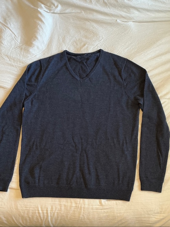 Other - Men's V-Neck Sweater - Deep Navy